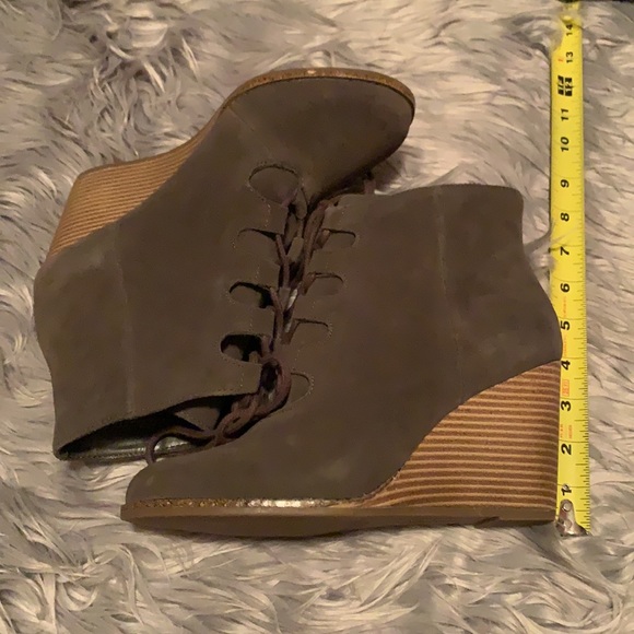 NWT SONOMA suede wedge ankle boots - Picture 5 of 6